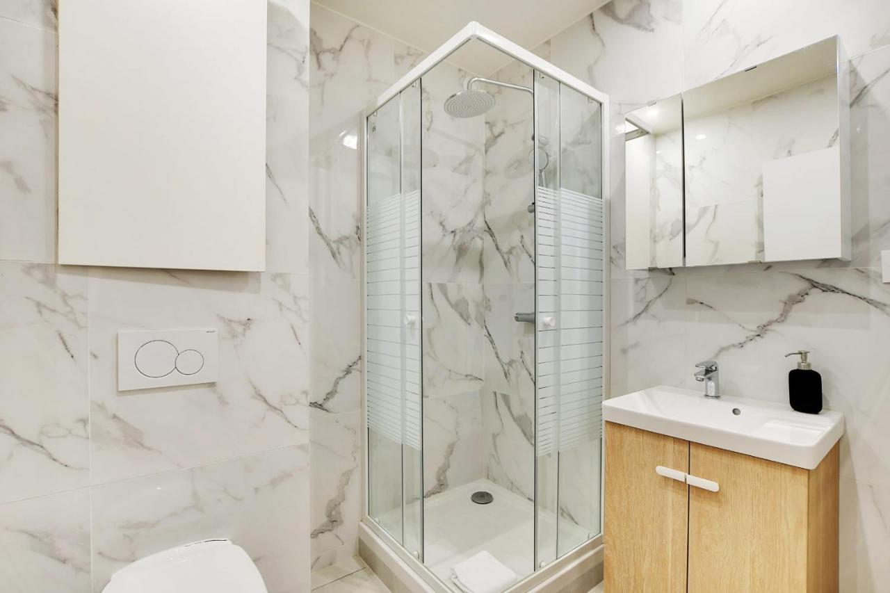 Freshly Renovated Apartment In The Heart Of باريس المظهر الخارجي الصورة