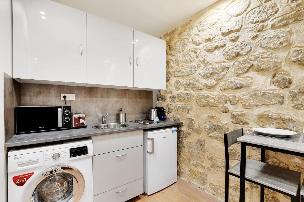 Freshly Renovated Apartment In The Heart Of باريس المظهر الخارجي الصورة